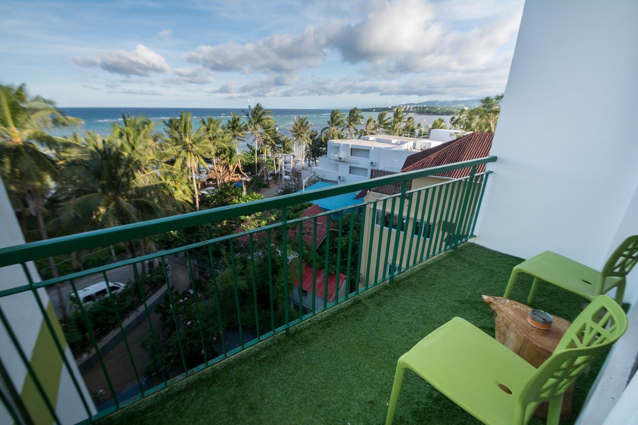Luxeview Hotel Balabag  Экстерьер фото