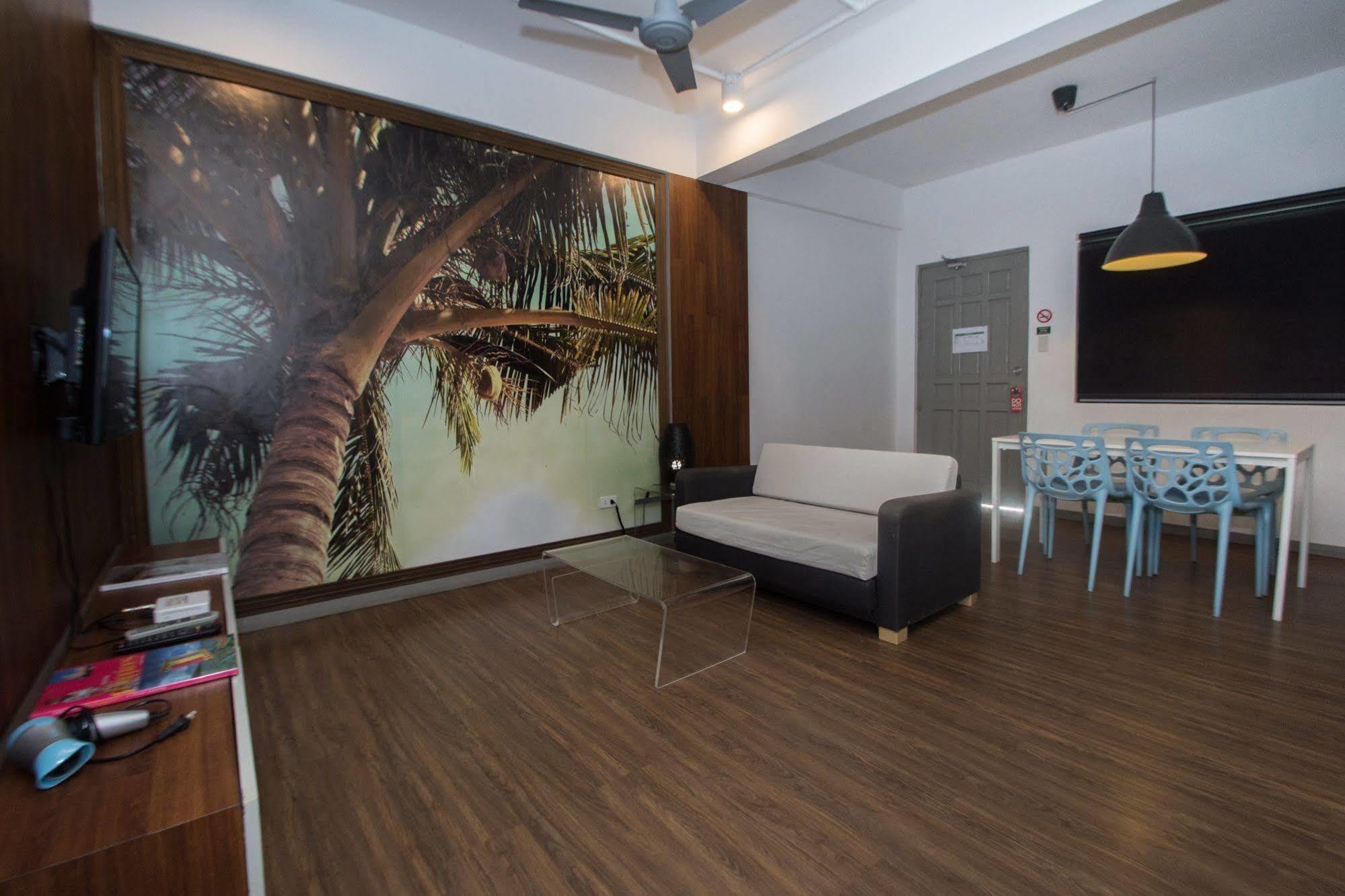 Luxeview Hotel Balabag  Экстерьер фото