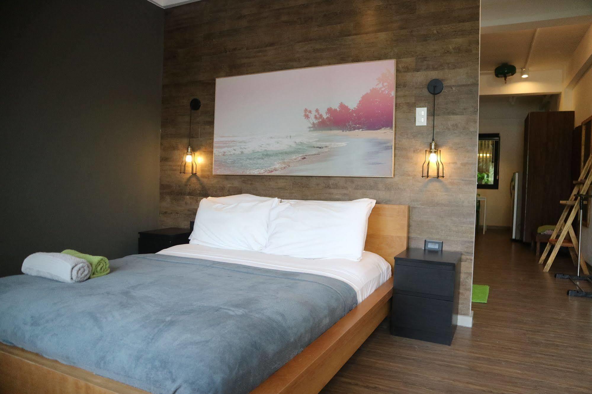 Luxeview Hotel Balabag  Экстерьер фото