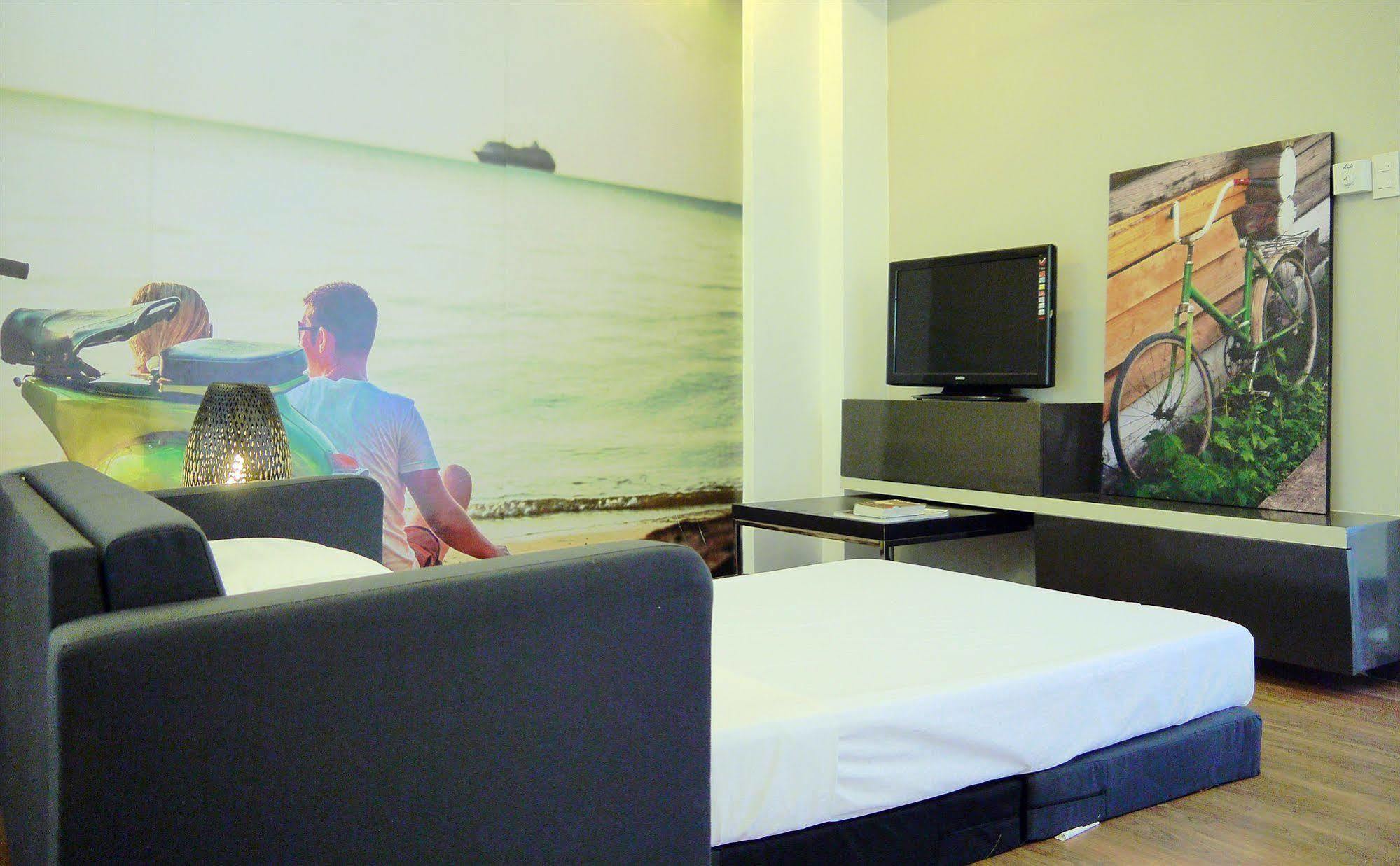 Luxeview Hotel Balabag  Экстерьер фото